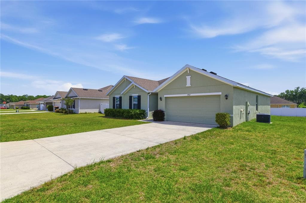 3902 SE 99TH STREET, BELLEVIEW, FL 34420