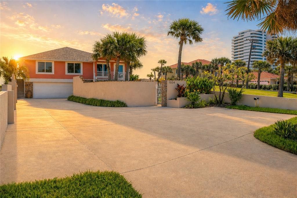 1504 N ATLANTIC AVENUE, DAYTONA BEACH, FL 32118