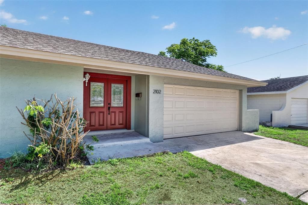 2102 WINNEBEGO TRAIL, FERN PARK, FL 32730