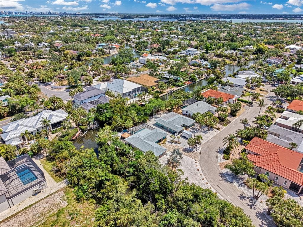 307 AVENIDA DE PARADISIO, SARASOTA, FL 34242