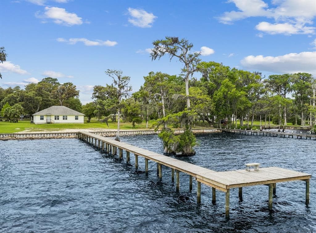 102 SANDRA LANE, CRESCENT CITY, FL 32112