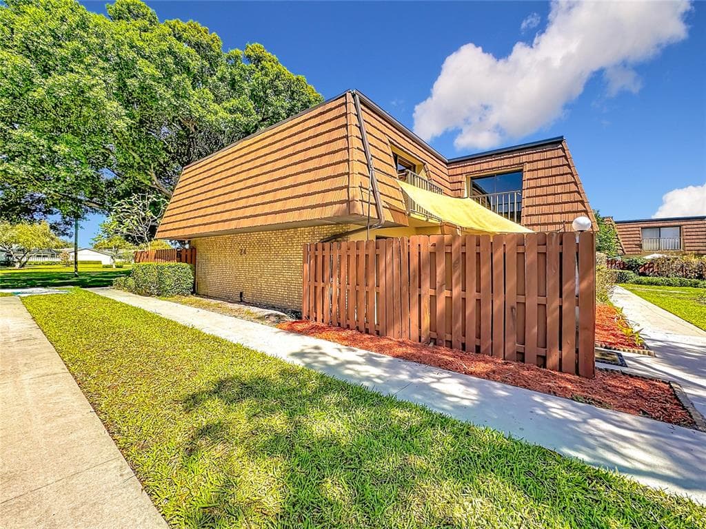 1458 N LAWNWOOD CIRCLE # 24A, FORT PIERCE, FL 34950