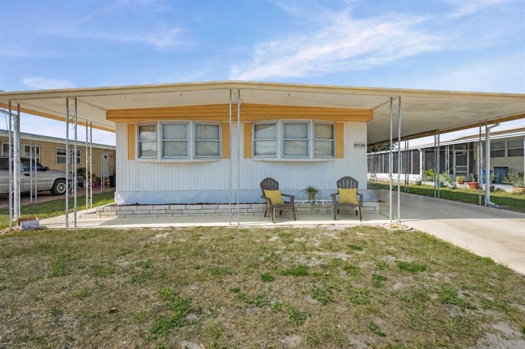 37135 SANDRA AVENUE, ZEPHYRHILLS, FL 33542