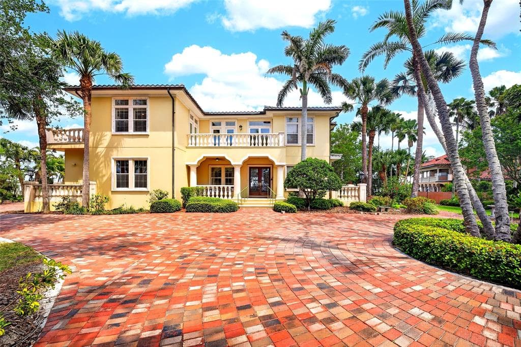 115 18TH STREET, BELLEAIR BEACH, FL 33786