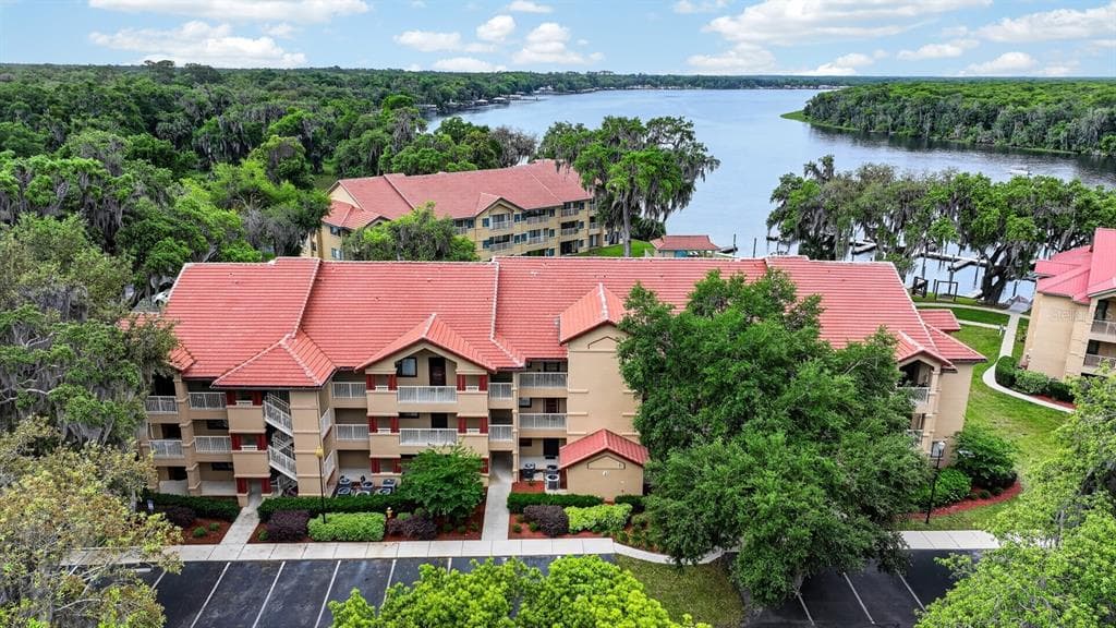 99 BROAD RIVER PLACE # 2105, WELAKA, FL 32193