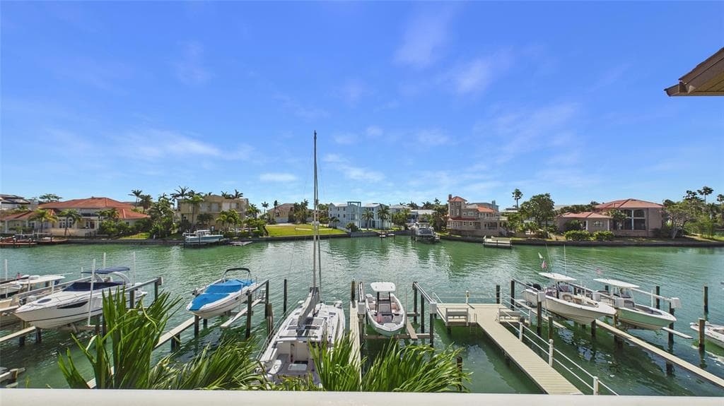 323 MADEIRA CIRCLE, ST PETERSBURG, FL 33715