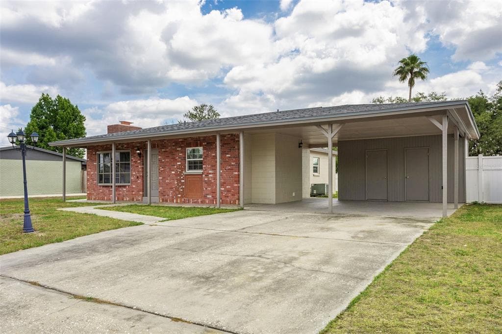 8303 TEMPLE PARK DRIVE, TAMPA, FL 33637