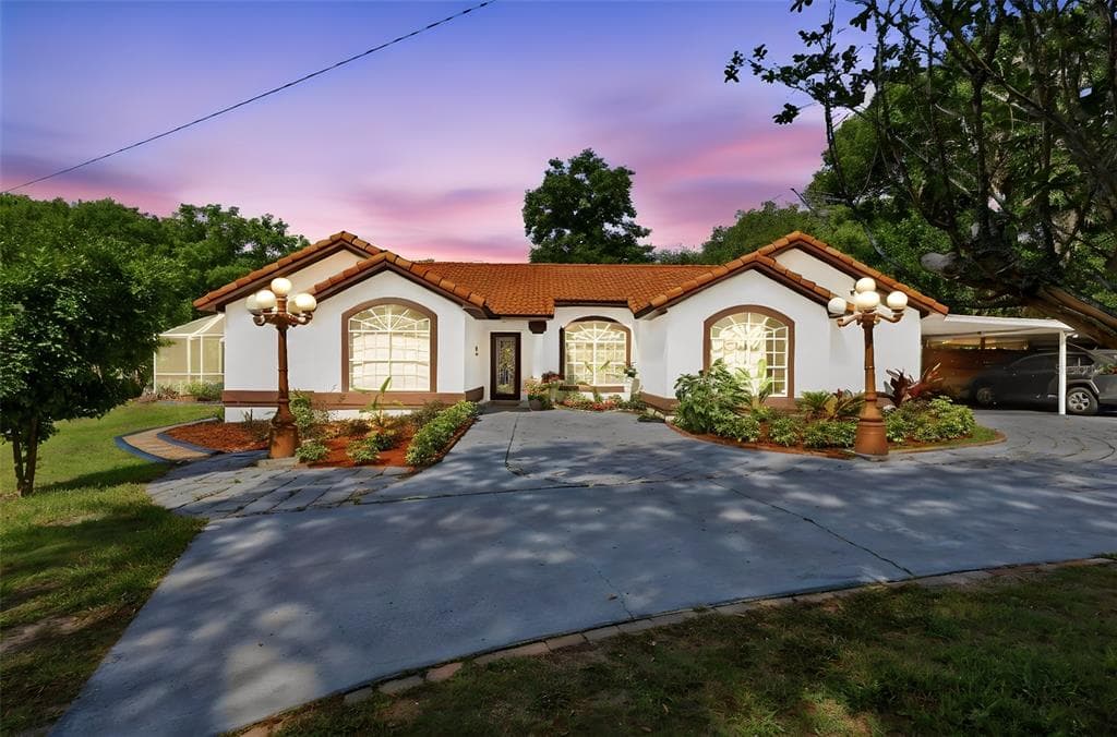1898 BLACKWELDER ROAD, DE LEON SPRINGS, FL 32130