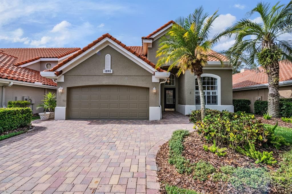 18911 AVENUE BIARRITZ, LUTZ, FL 33558