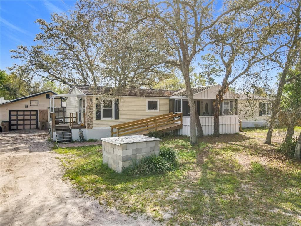 45750 PINE STREET, PAISLEY, FL 32767