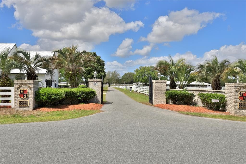 4450 SE 216TH AVENUE # Option 2, MORRISTON, FL 32668