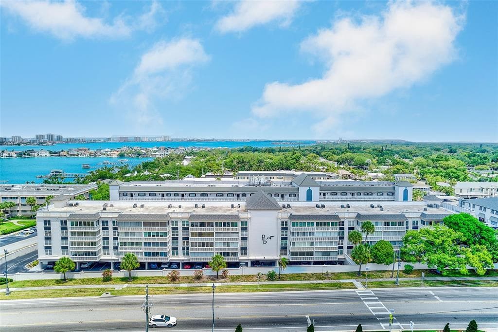 131 BLUFF VIEW DRIVE # 401, BELLEAIR BLUFFS, FL 33770