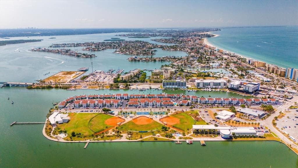179 MEDALLION BOULEVARD # H, MADEIRA BEACH, FL 33708