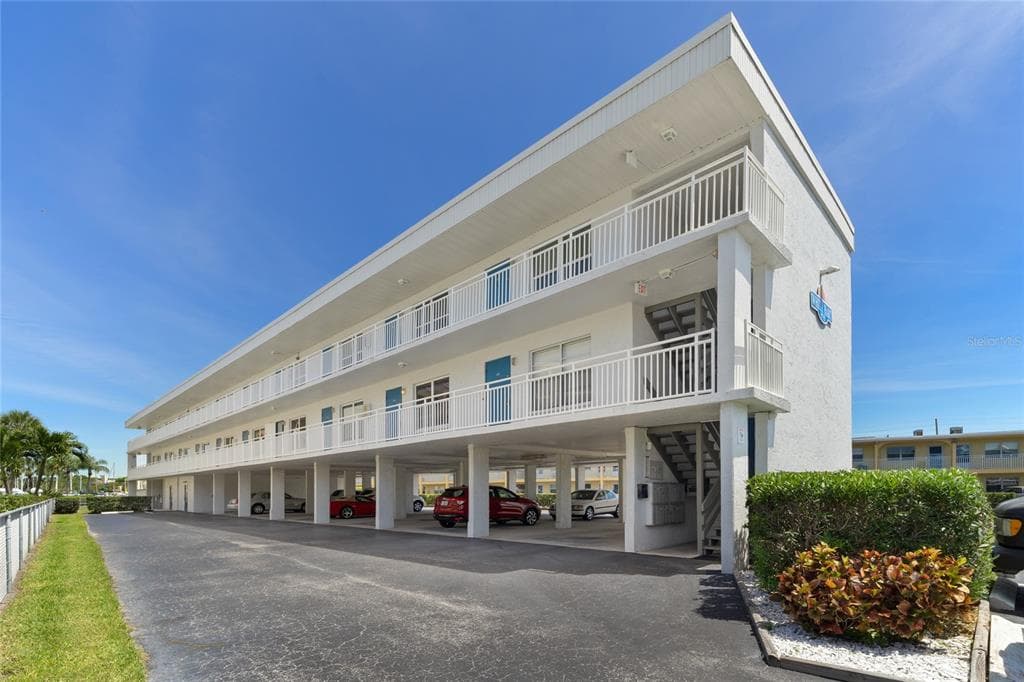 9755 HARRELL AVENUE # 102, TREASURE ISLAND, FL 33706