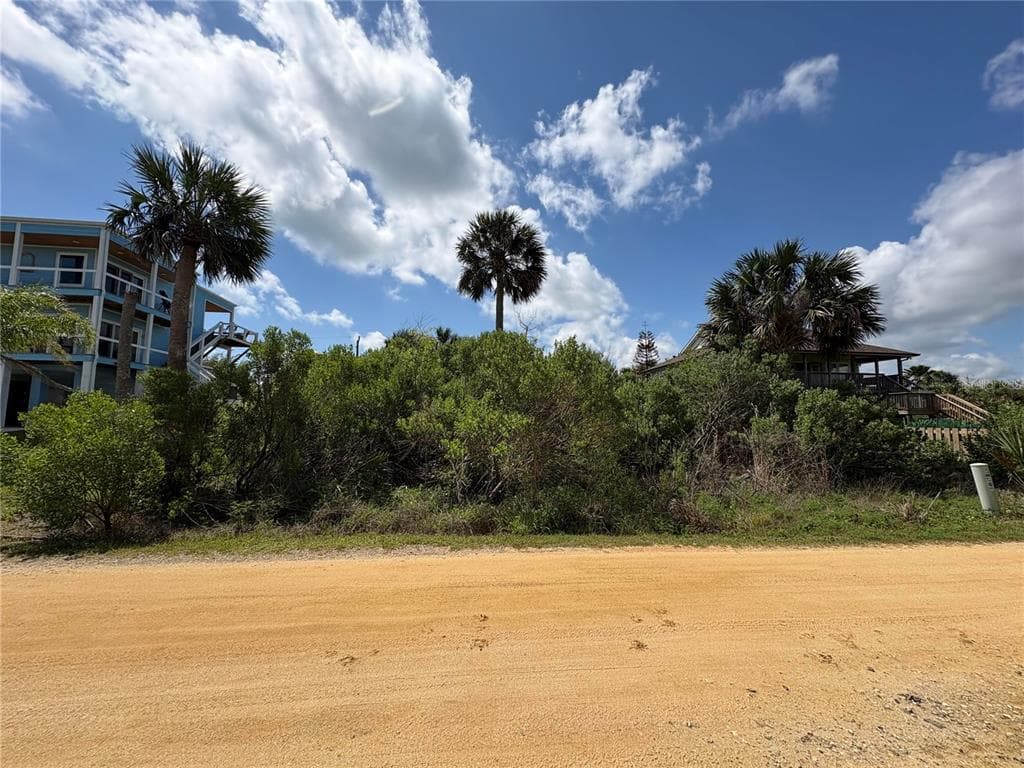 16 OCEANSIDE DRIVE, PALM COAST, FL 32137