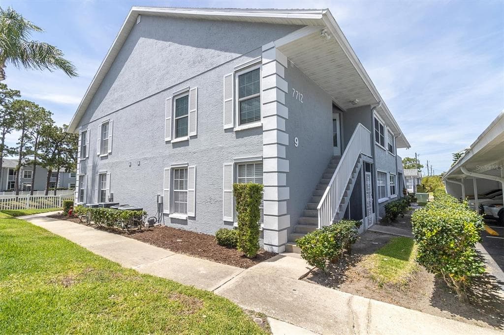7712 HILLSIDE COURT # 201, HUDSON, FL 34667