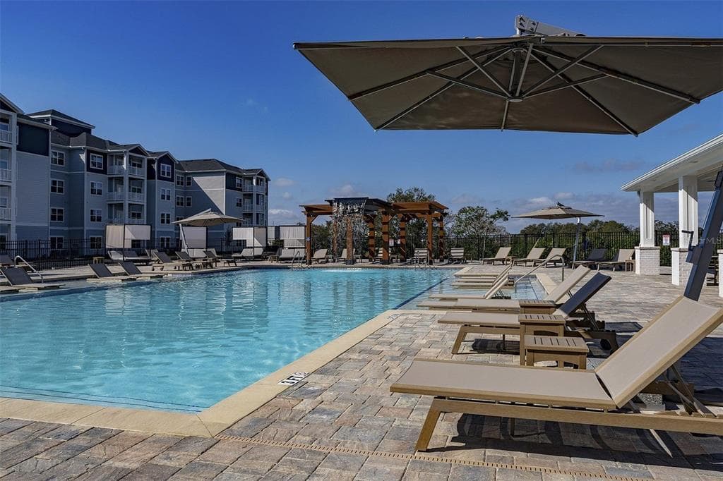 1015 LAKE FOREST BOULEVARD # B3, WINTER HAVEN, FL 33884