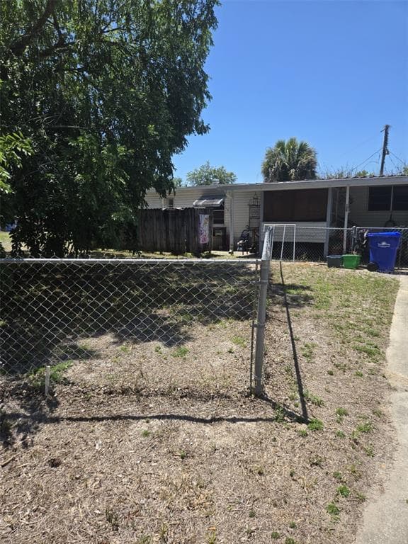 120 WEST LOOP, OAK HILL, FL 32759