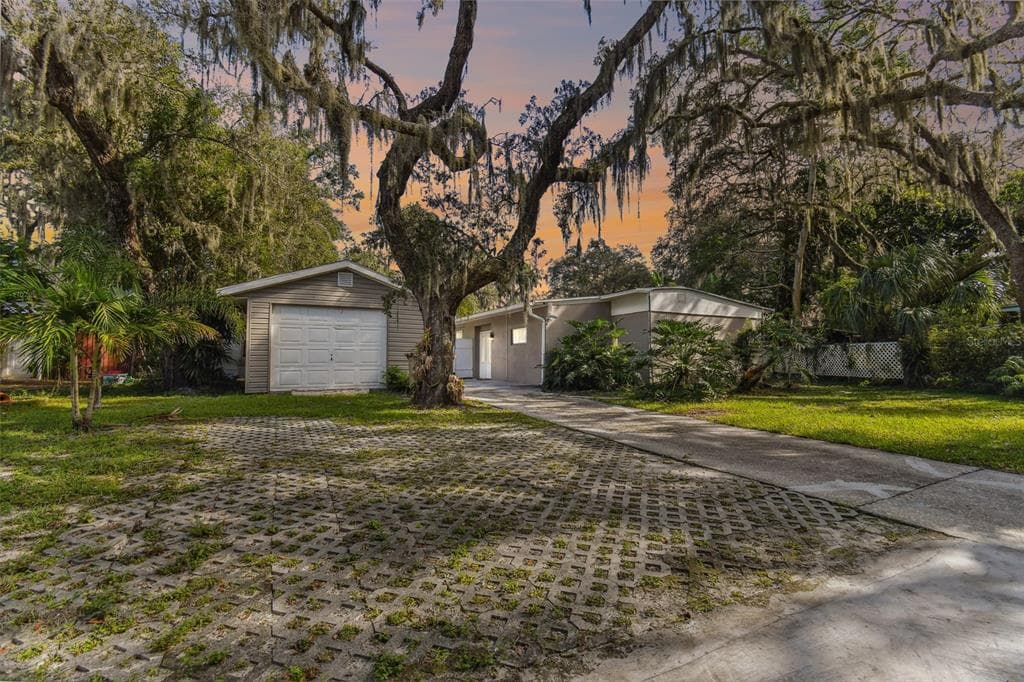 414 JOYCE AVENUE, TEMPLE TERRACE, FL 33617