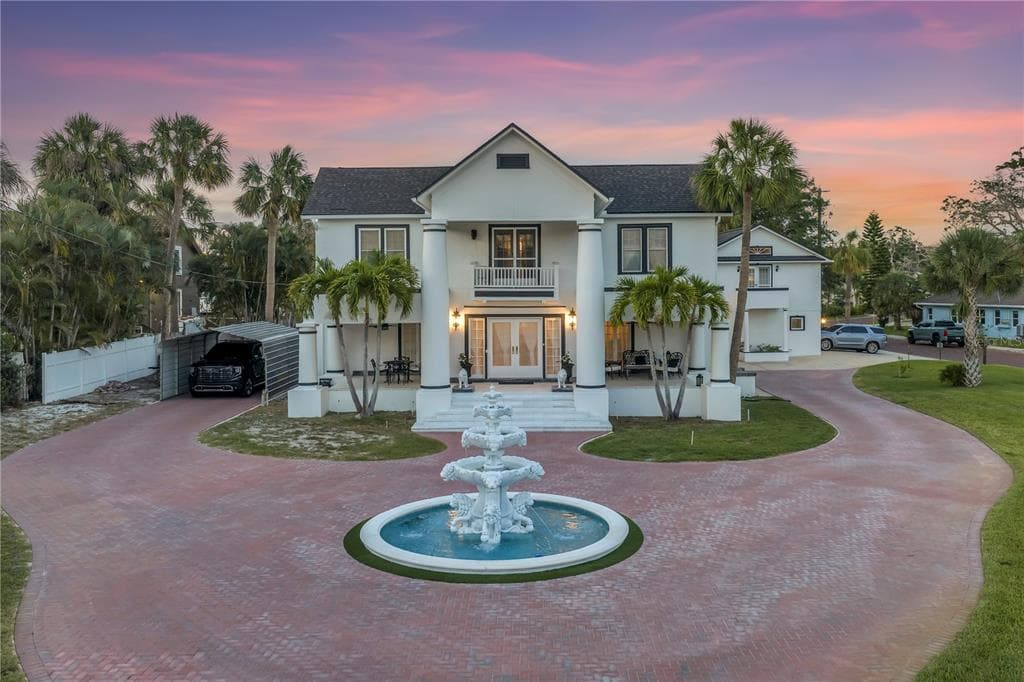 208 N SPRING BOULEVARD, TARPON SPRINGS, FL 34689