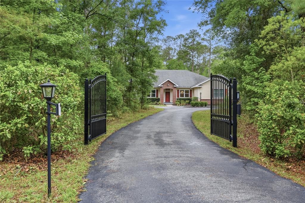 9208 NW 64TH TERRACE, GAINESVILLE, FL 32653