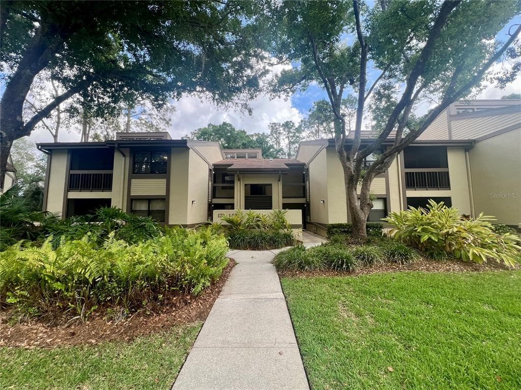 142 WOODLAKE WYNDE # 48, OLDSMAR, FL 34677