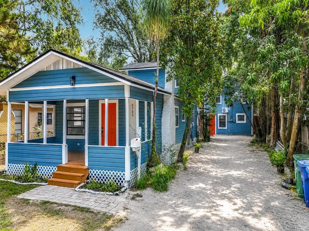 6705 N ELIZABETH STREET, TAMPA, FL 33604