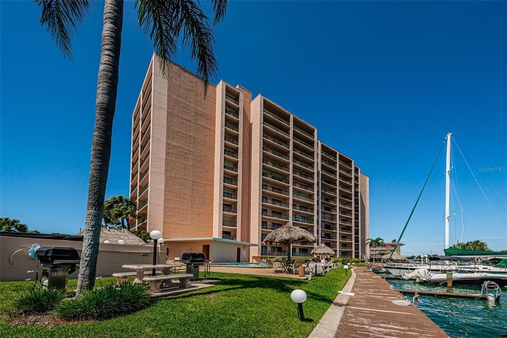51 ISLAND WAY # 306, CLEARWATER BEACH, FL 33767