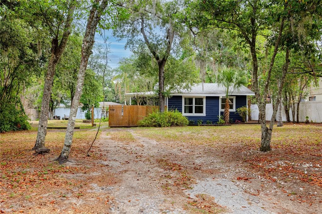 7134 LAUDER PLACE, TAMPA, FL 33617