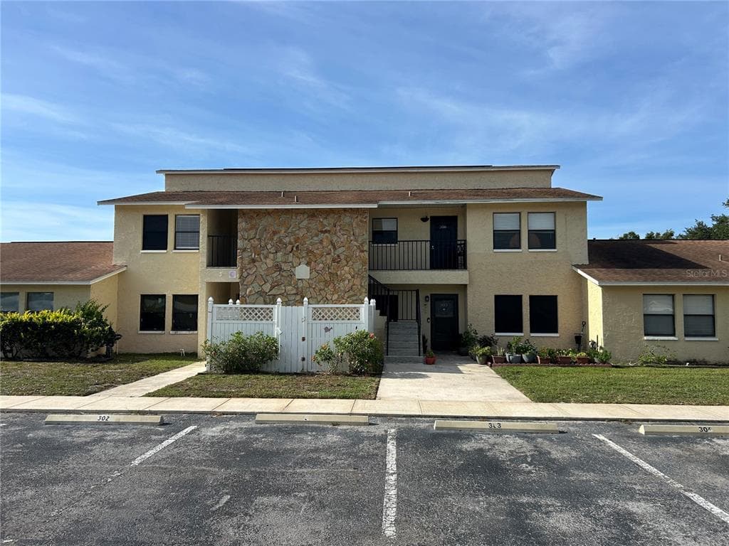6301 58TH STREET N # 305, PINELLAS PARK, FL 33781