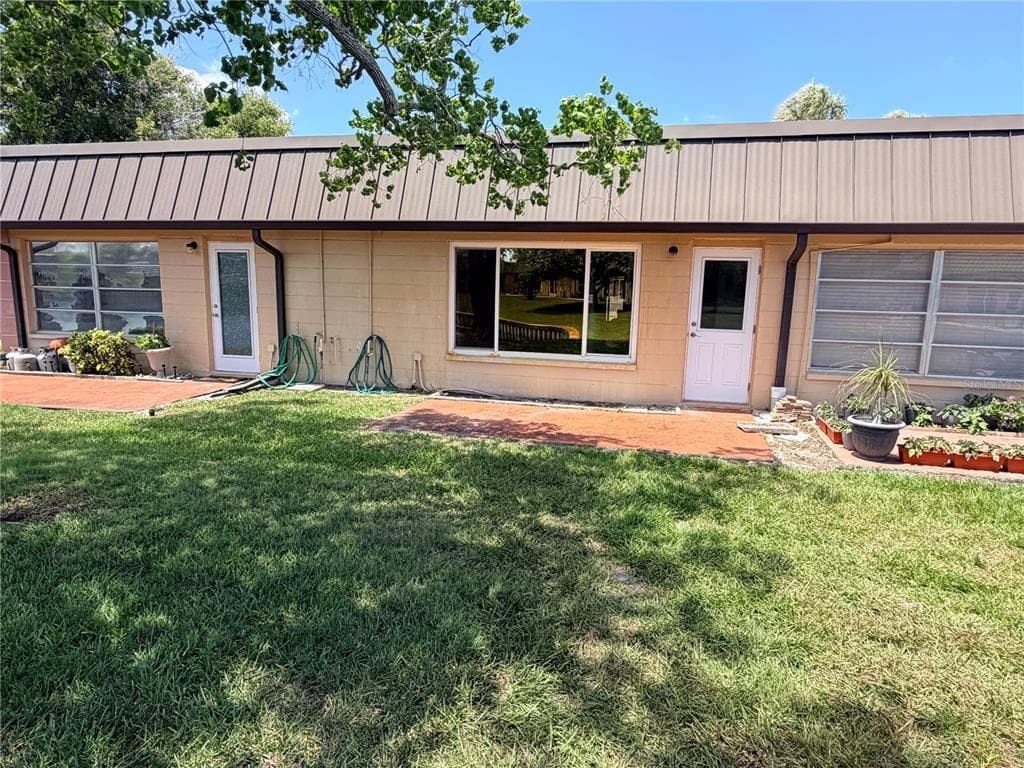 4446 RUSTIC DRIVE # E, NEW PORT RICHEY, FL 34652