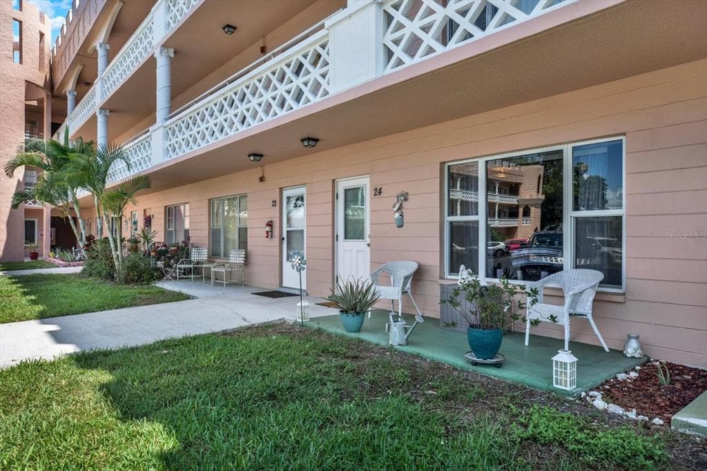 2458 COLUMBIA DRIVE # 24, CLEARWATER, FL 33763