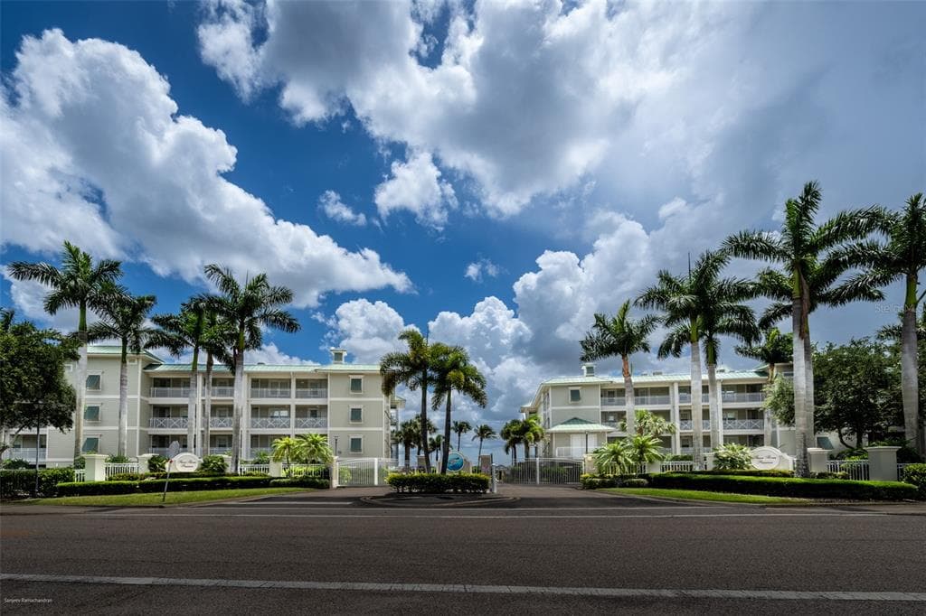 5116 MELBOURNE STREET # B303, PUNTA GORDA, FL 33980