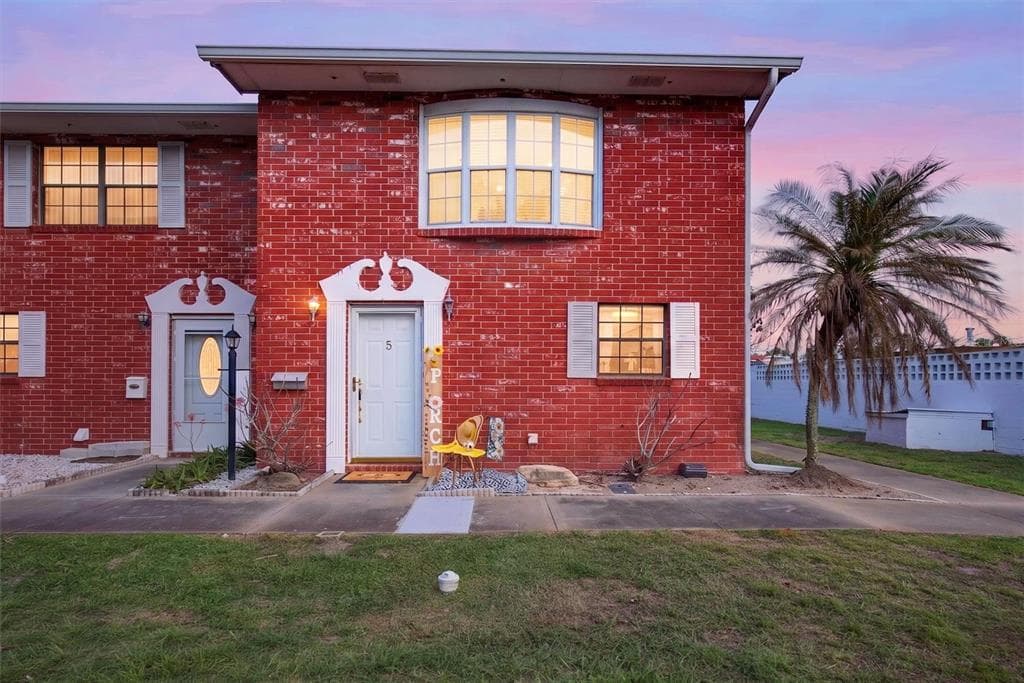 2250 S PALMETTO AVENUE # J-5, SOUTH DAYTONA, FL 32119