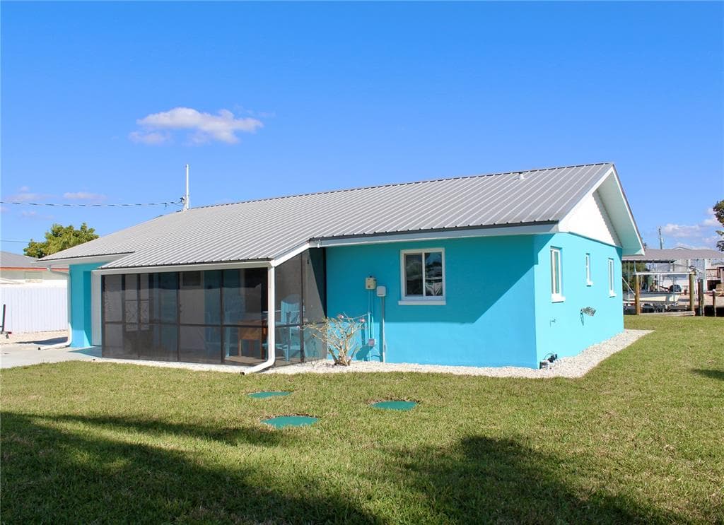 2744 SANDERLING COURT, ST JAMES CITY, FL 33956