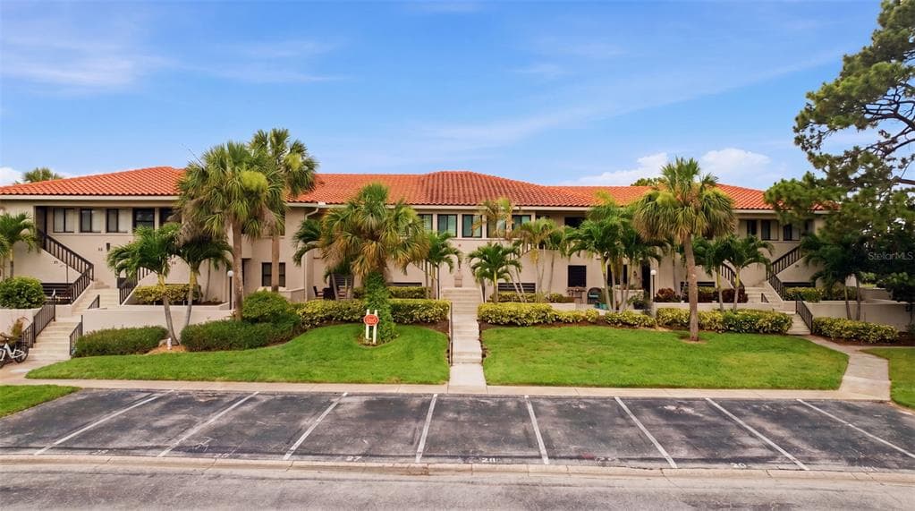 1802 MARINER DRIVE E # 25, TARPON SPRINGS, FL 34689