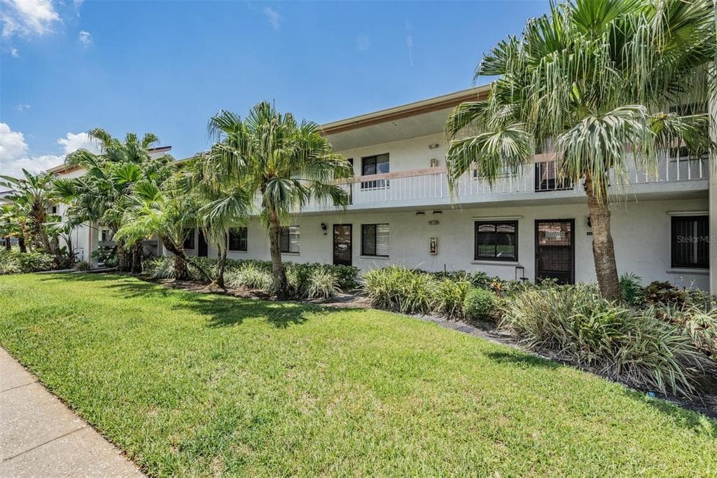 112 LAKEVIEW PLACE # 12, OLDSMAR, FL 34677