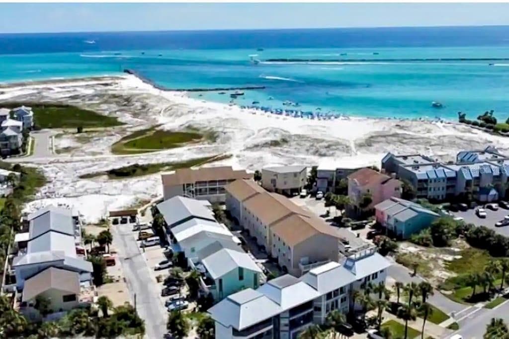 111 GULF WINDS COURT # 111, DESTIN, FL 32541