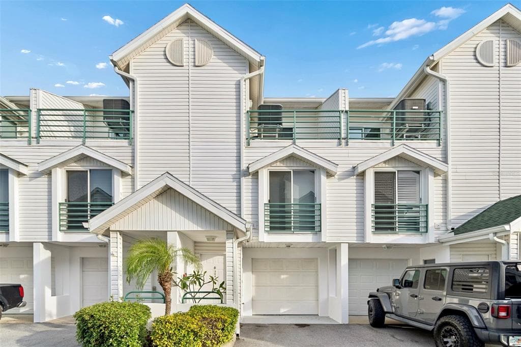 320 ISLAND WAY # 304, CLEARWATER BEACH, FL 33767