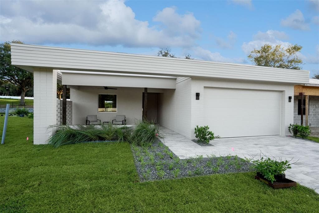 450 SKYFIELD COURT, LADY LAKE, FL 32159