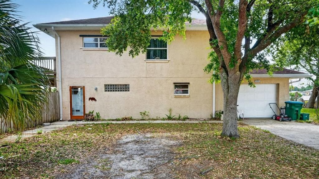 124 RANDLE AVENUE, OAK HILL, FL 32759