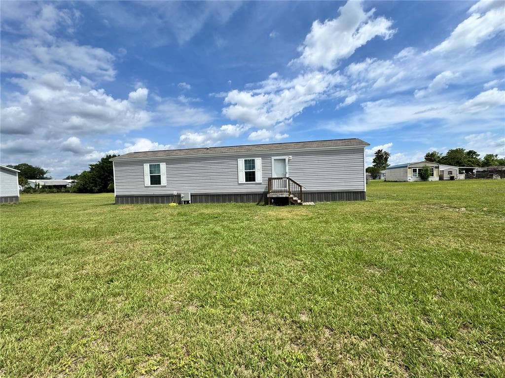 1115 NW 12TH LANE, LAKE PANASOFFKEE, FL 33538