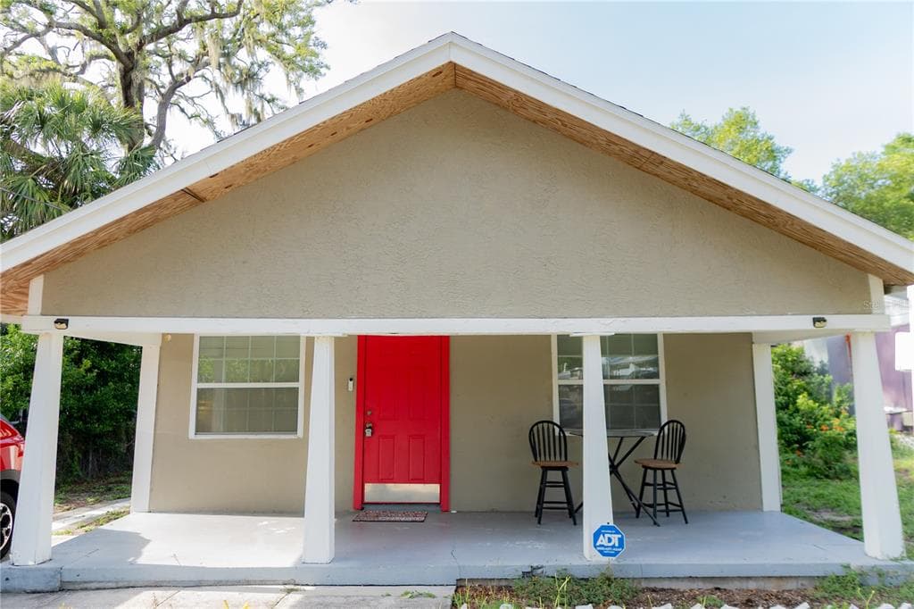 1906 E CARACAS STREET, TAMPA, FL 33610