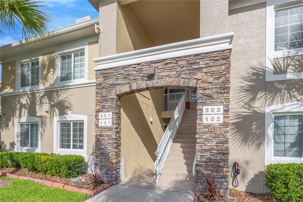 1231 GODAVARI WAY E # 202, WESLEY CHAPEL, FL 33543