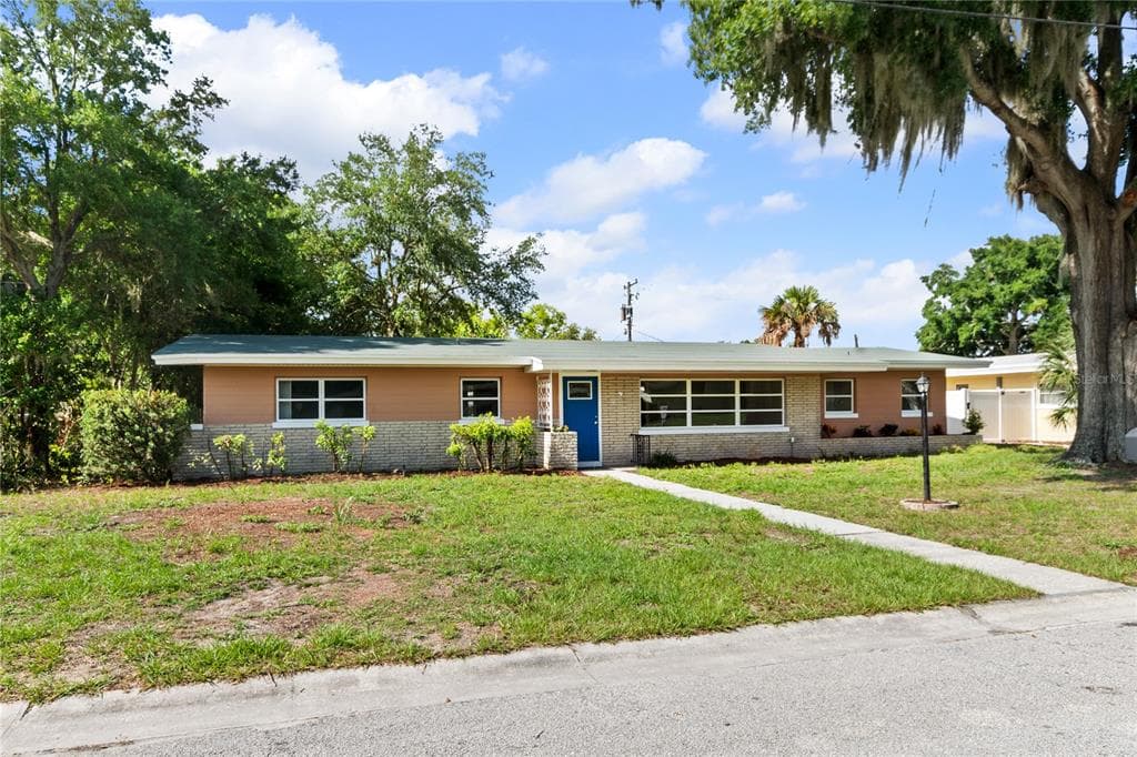 6 GOLFVIEW CIRCLE NE, WINTER HAVEN, FL 33881