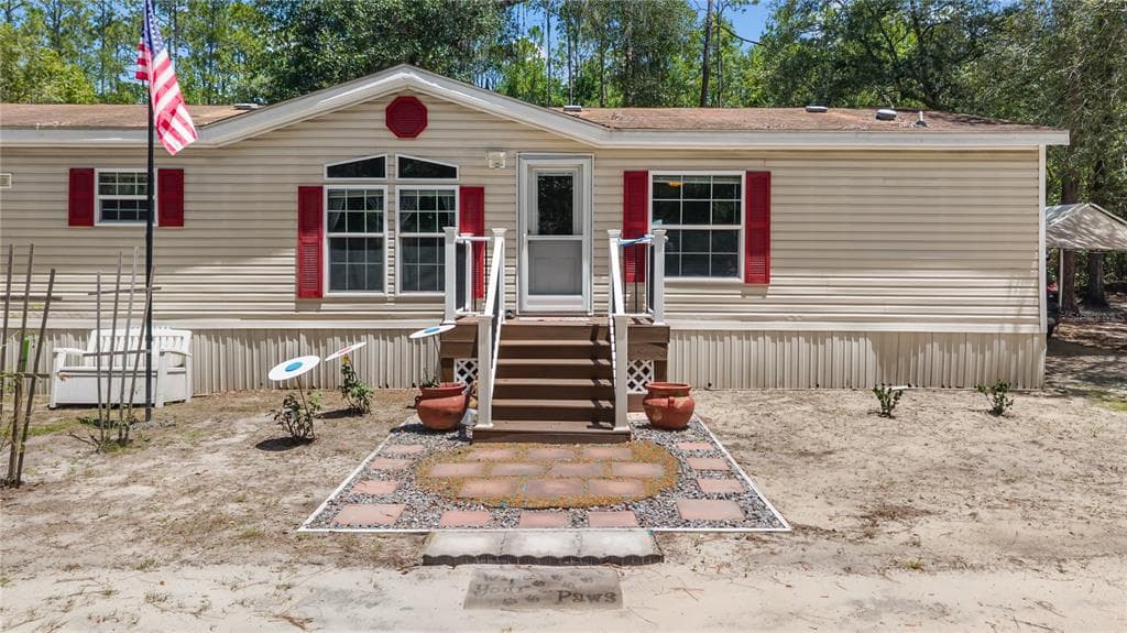 106 ARROWHEAD POINT ROAD, HAWTHORNE, FL 32640