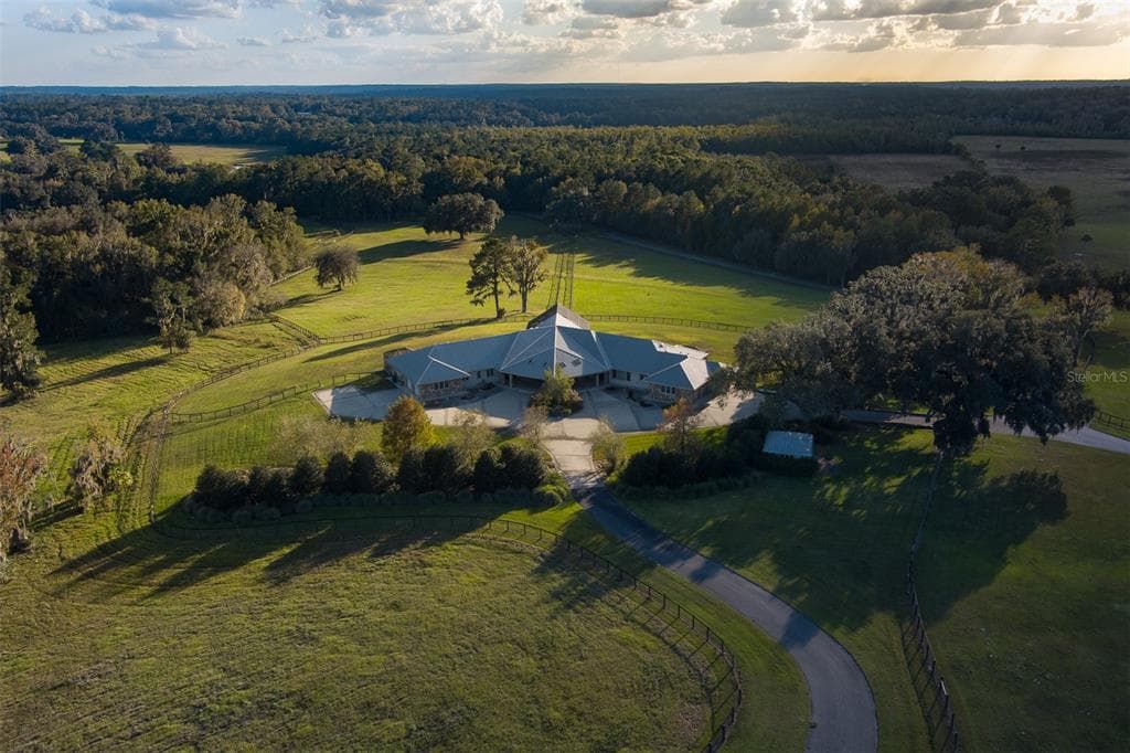 9504 NW HWY 320, MICANOPY, FL 32667