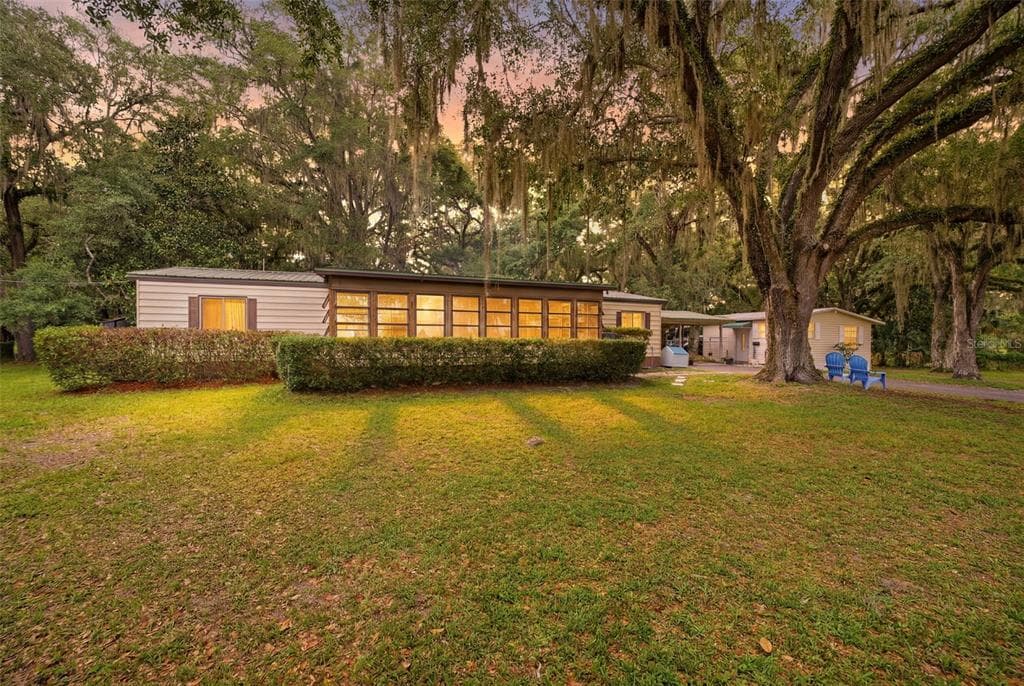 7663 CR 247, LAKE PANASOFFKEE, FL 33538