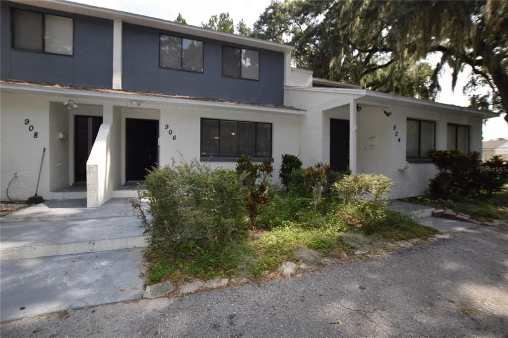 908 SUMTER STREET, LEESBURG, FL 34748