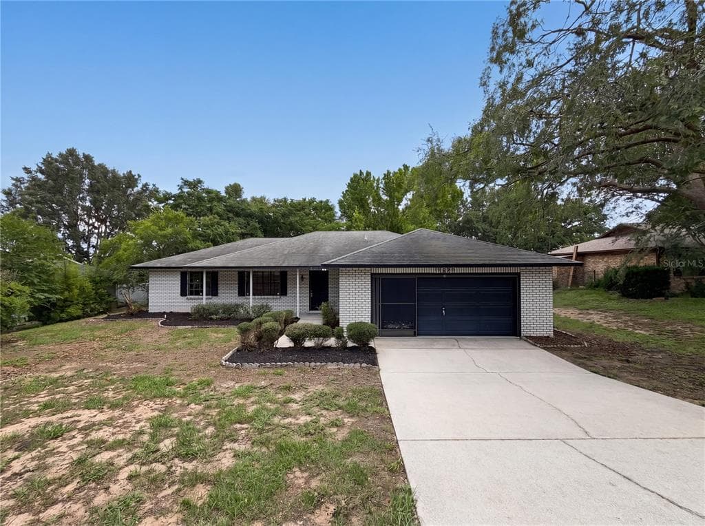 12620 BAY HILL DRIVE, GRAND ISLAND, FL 32735